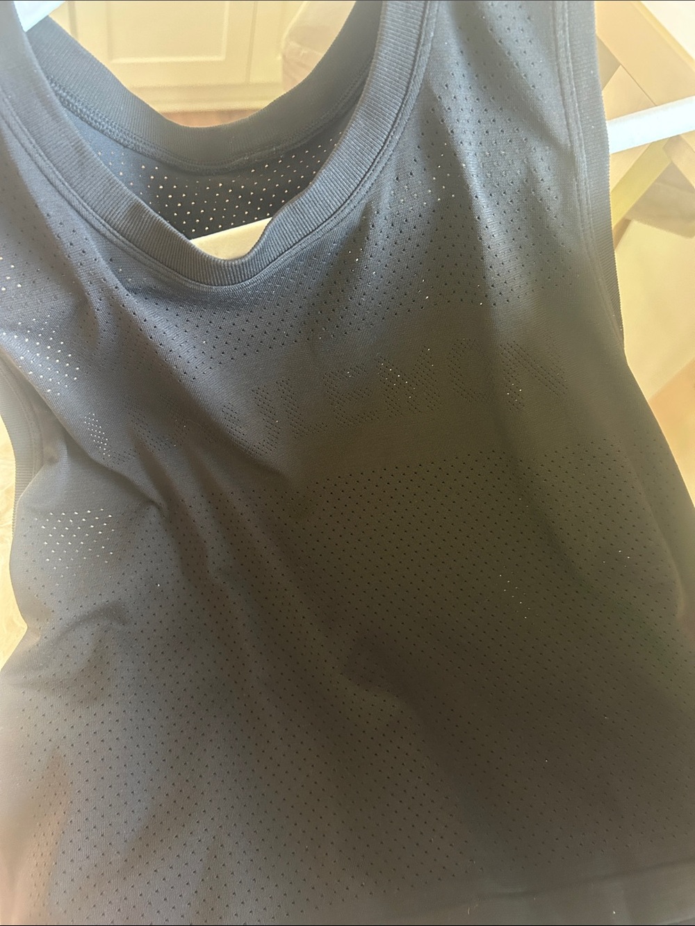 lululemon athletica Black Mesh Crop Tank - Picture 4 of 4